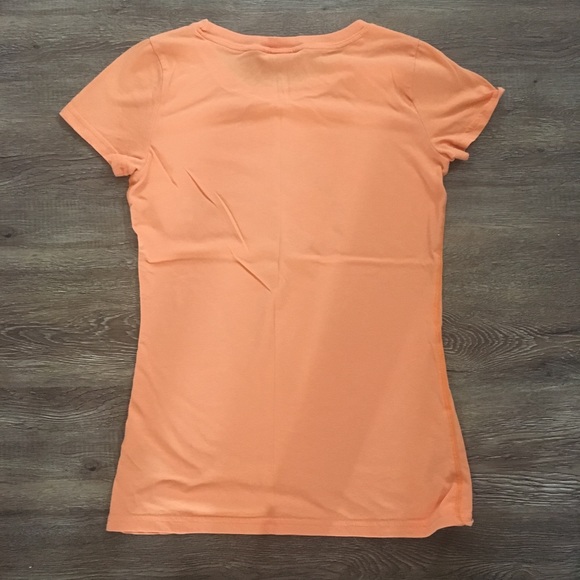 Hollister size medium orange T-shirt lightly worn - Picture 2 of 4